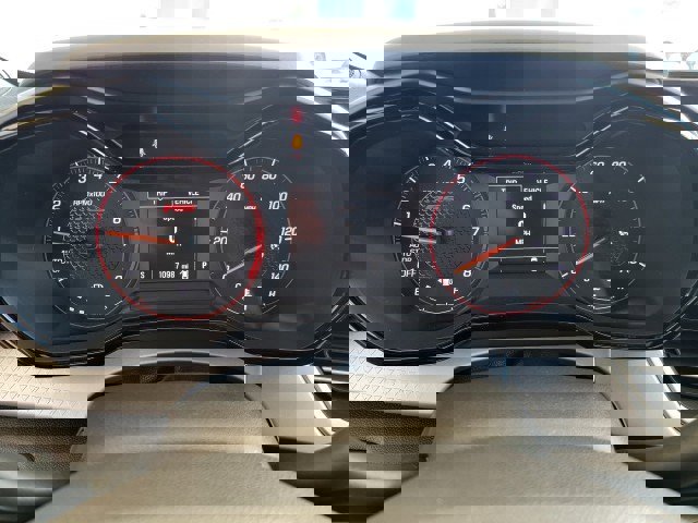 Used 2024 Chevrolet Trax RS w/ Driver Confidence Package image 4