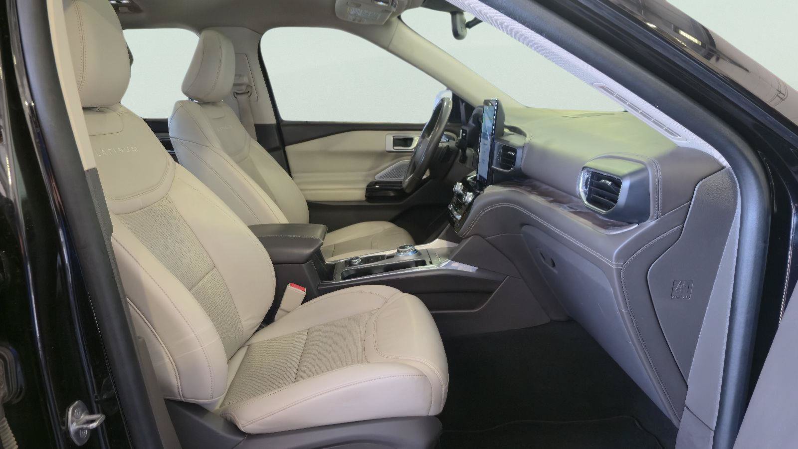 Used 2021 Ford Explorer Platinum w/ Equipment Group 601A AWD/4WD image 22