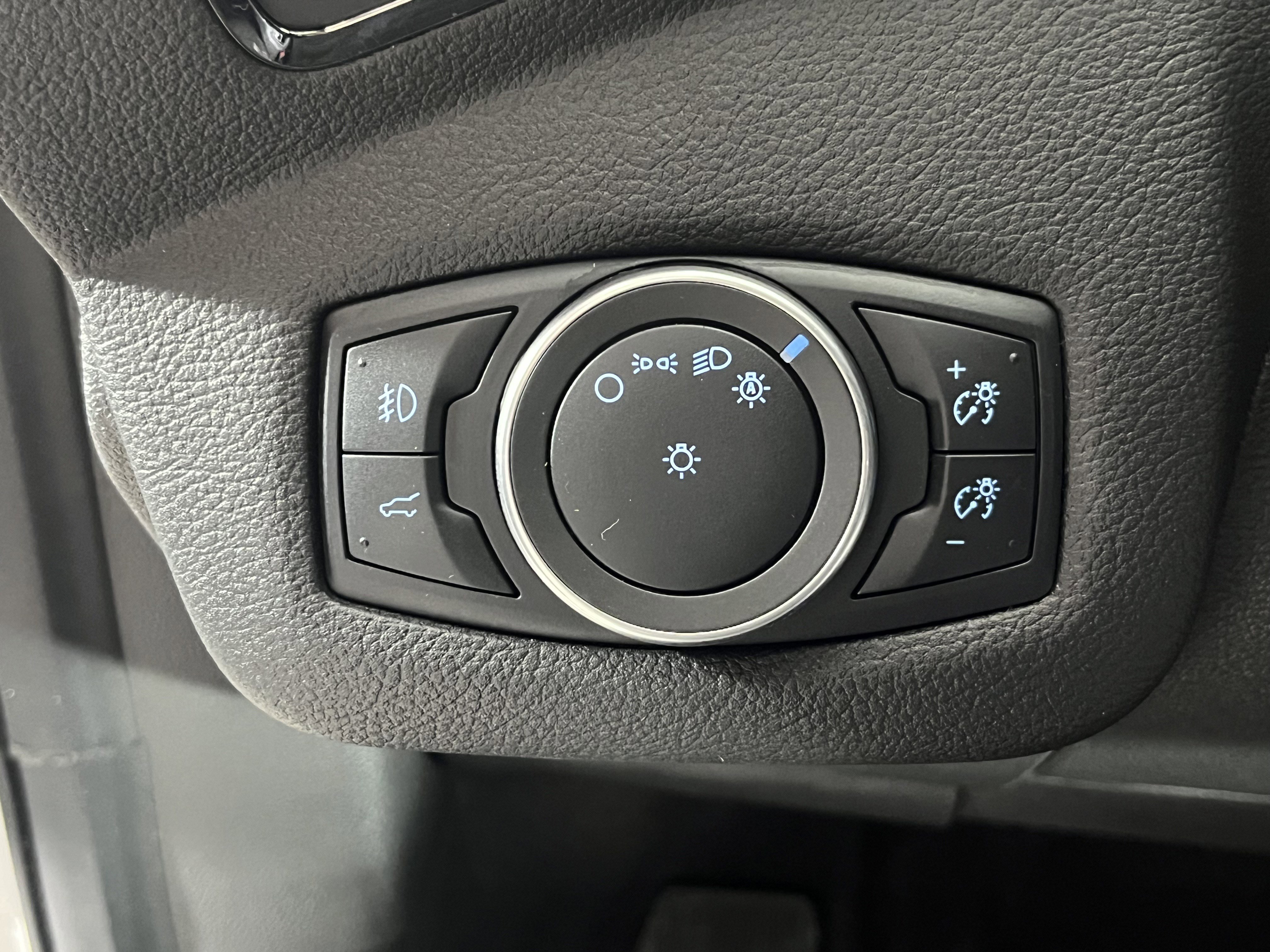 Used 2019 Ford Escape Titanium image 21