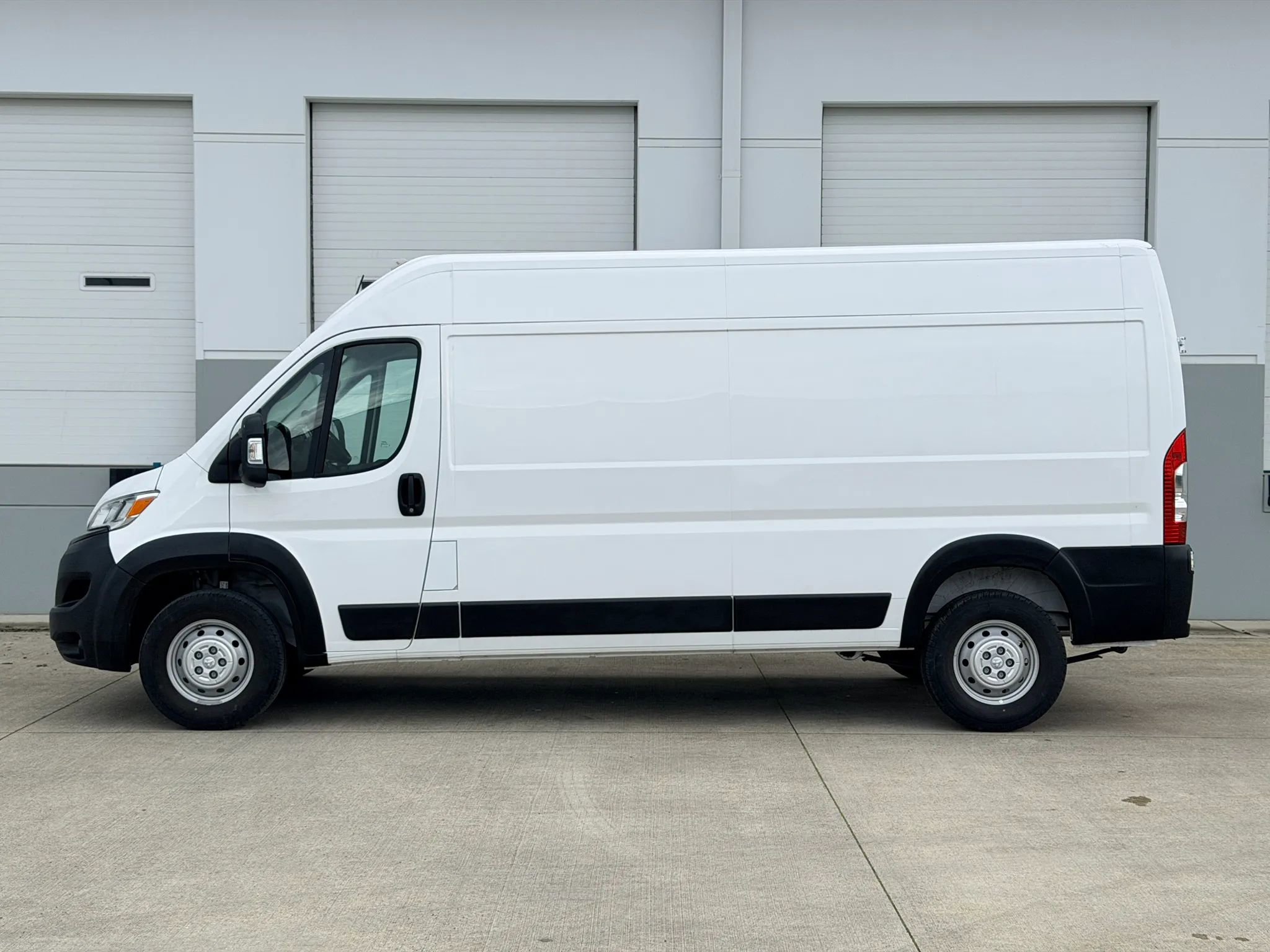 Used 2023 RAM ProMaster 2500 image 2