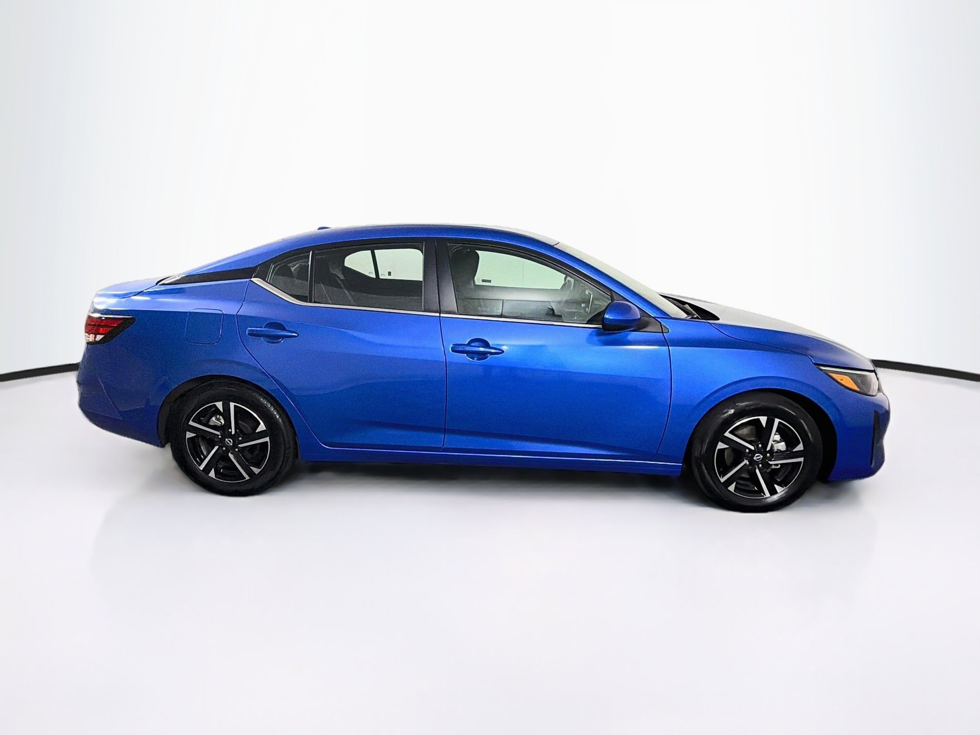 Used 2025 Nissan Sentra SV FWD image 10