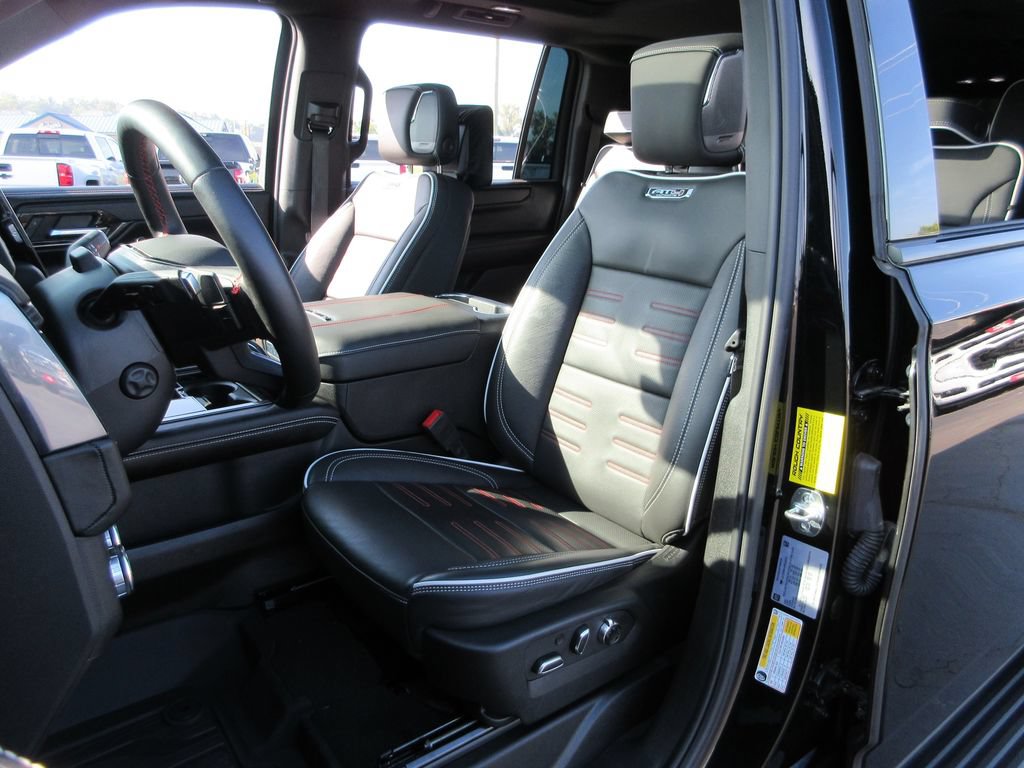 Used 2025 GMC Yukon XL AT4 Ultimate AWD/4WD image 24