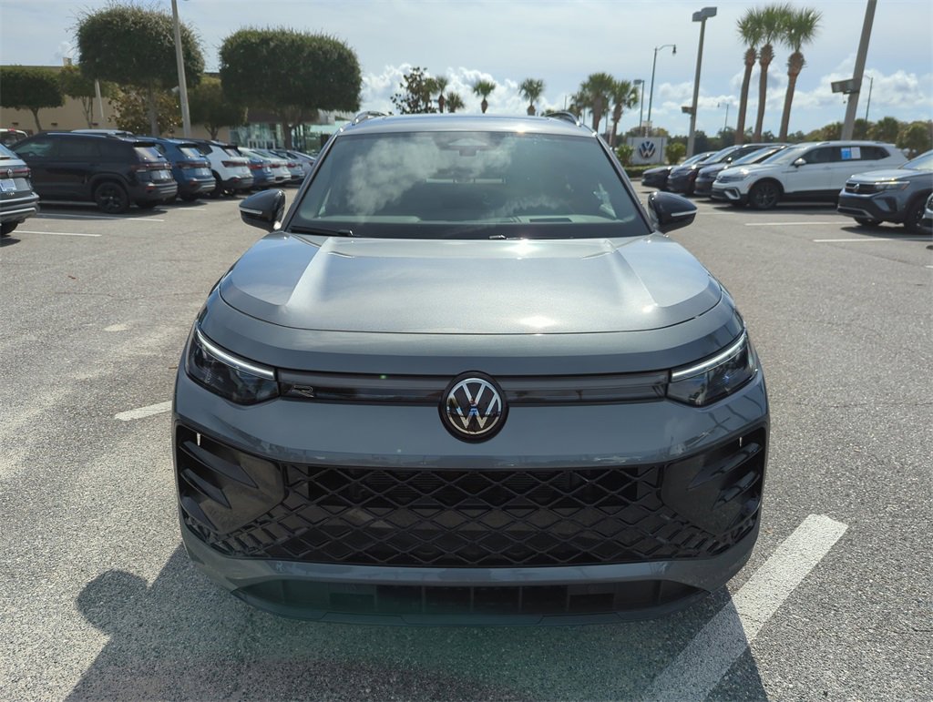 New 2025 Volkswagen Tiguan SE R-Line image 11
