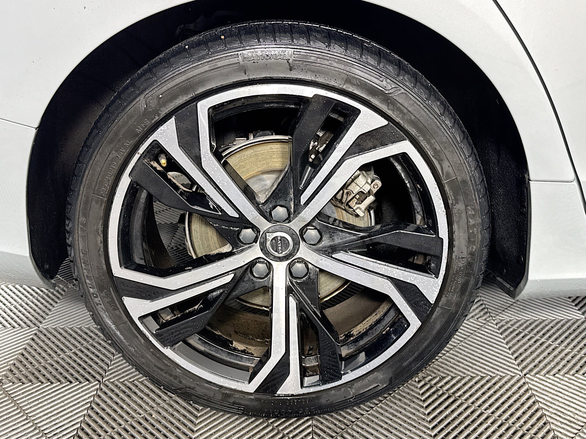 Used 2024 Volvo S60 B5 Plus FWD image 32