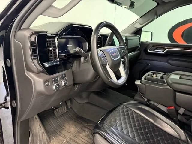 Used 2024 GMC Sierra 1500 Elevation image 12