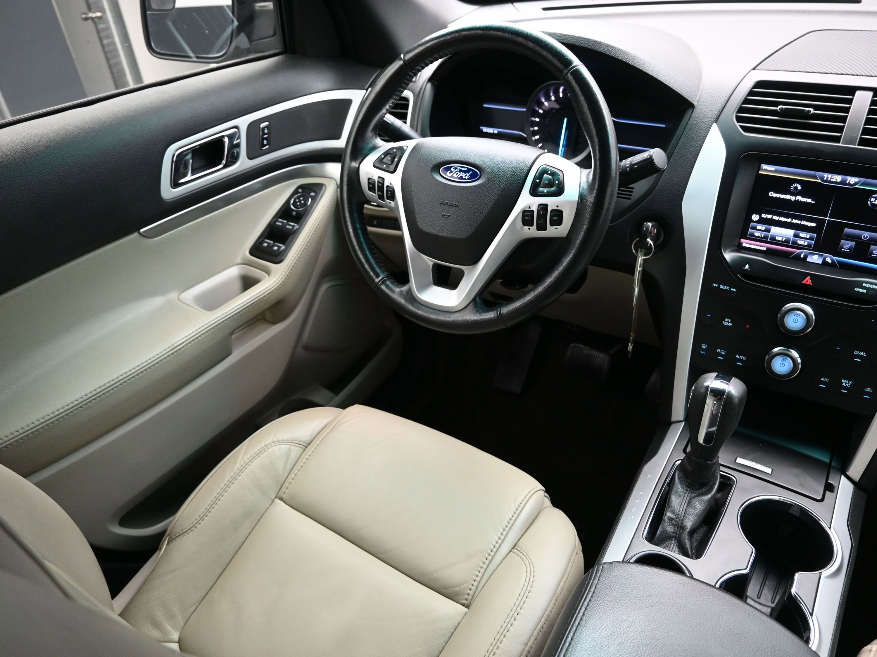 Used 2015 Ford Explorer XLT w/ Equipment Group 202A image 24