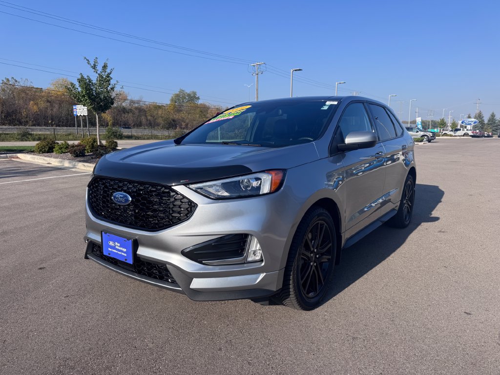 Certified 2022 Ford Edge ST-Line w/ Class II Trailer Tow Package AWD/4WD image 2