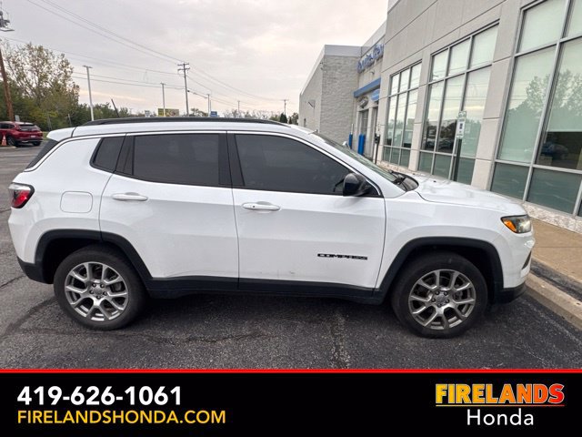 Used 2022 Jeep Compass Latitude w/ Sun and Sound Group AWD/4WD image 8