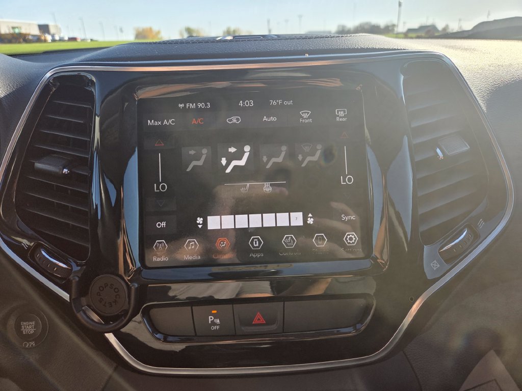 Used 2019 Jeep Cherokee Limited AWD/4WD image 23