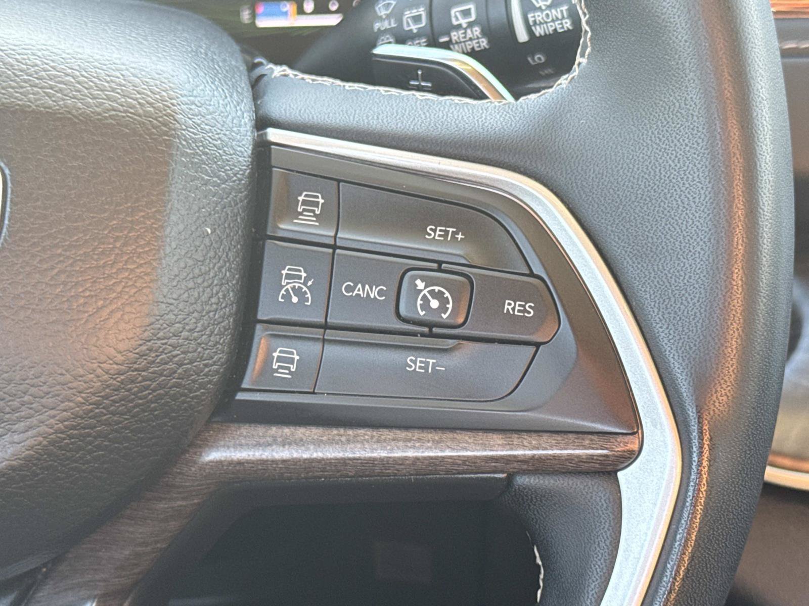 Used 2023 Jeep Grand Cherokee 4WD 4xe w/ Luxury Tech Group II image 13