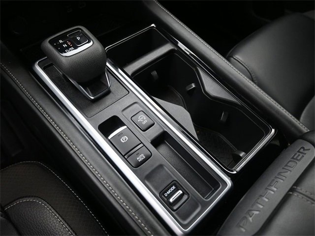 Used 2024 Nissan Pathfinder SL image 30