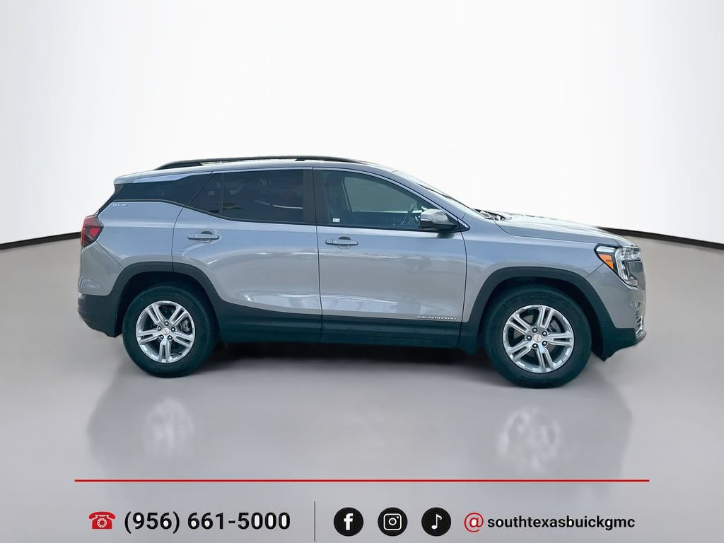 Used 2024 GMC Terrain SLE w/ Driver Convenience Package FWD image 9