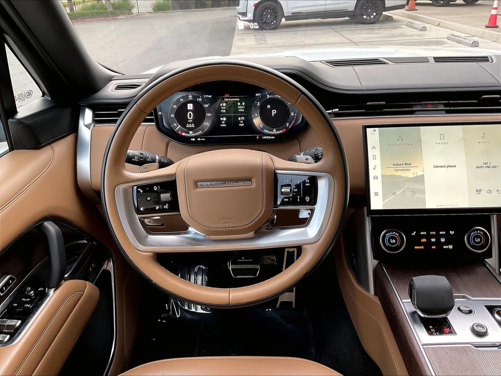 Used 2023 Land Rover Range Rover Autobiography AWD/4WD image 7