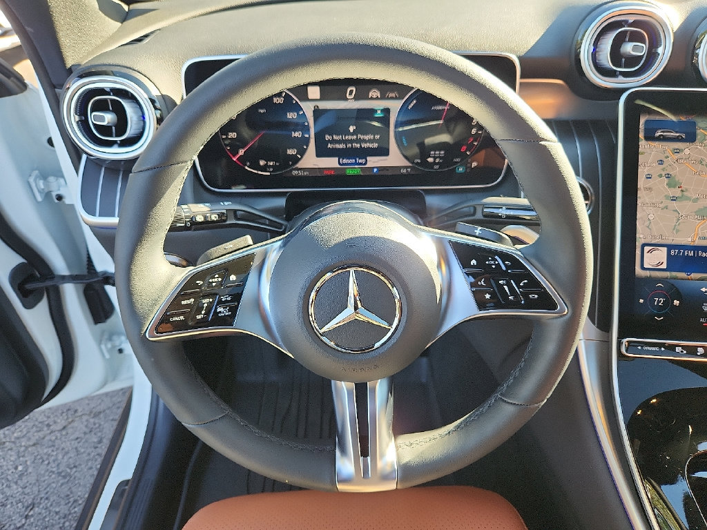 Used 2025 Mercedes-Benz GLC 350e 4MATIC image 20