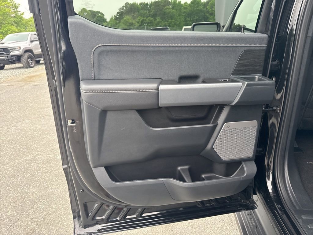 Used 2025 Ford F150 Lightning Lariat AWD/4WD image 30