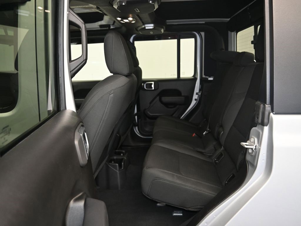 Certified 2022 Jeep Gladiator Willys image 21