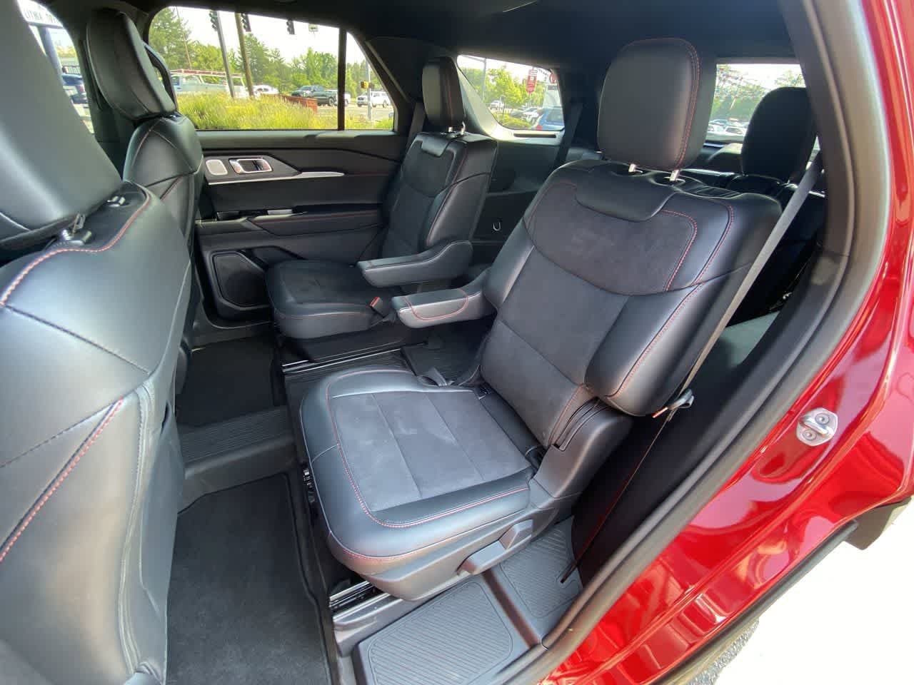 Used 2025 Ford Explorer ST w/ Sun And Sound Package AWD/4WD image 23