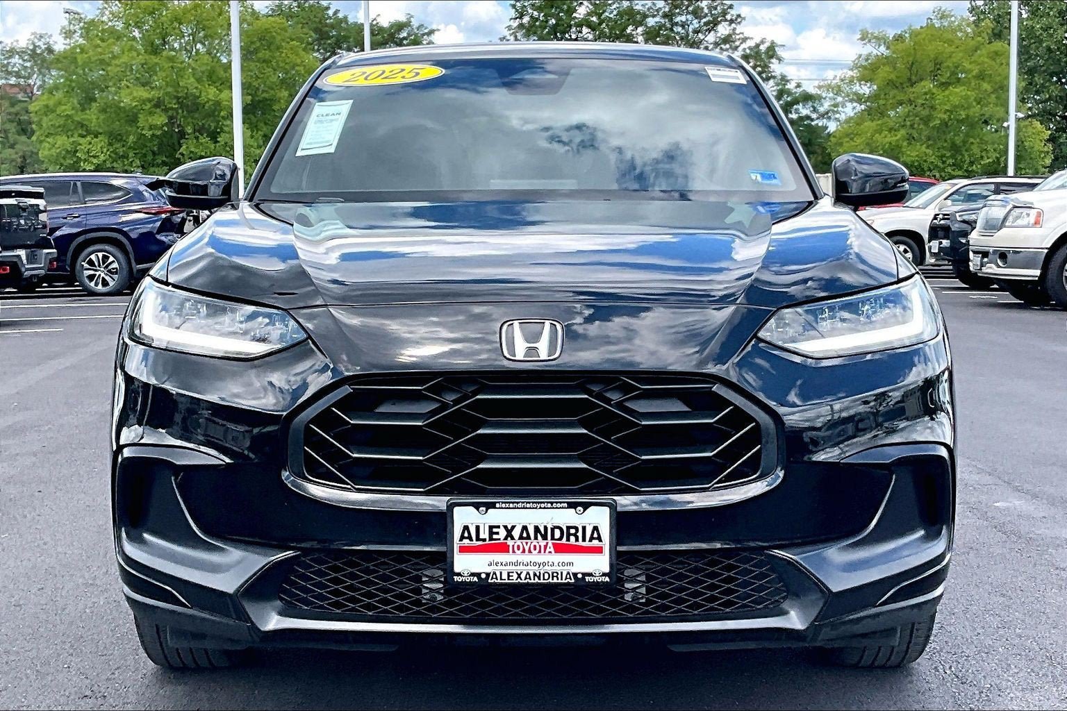 Used 2025 Honda HR-V Sport image 3