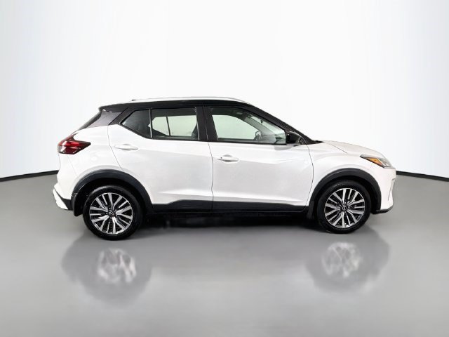 Used 2023 Nissan Kicks SV FWD image 11