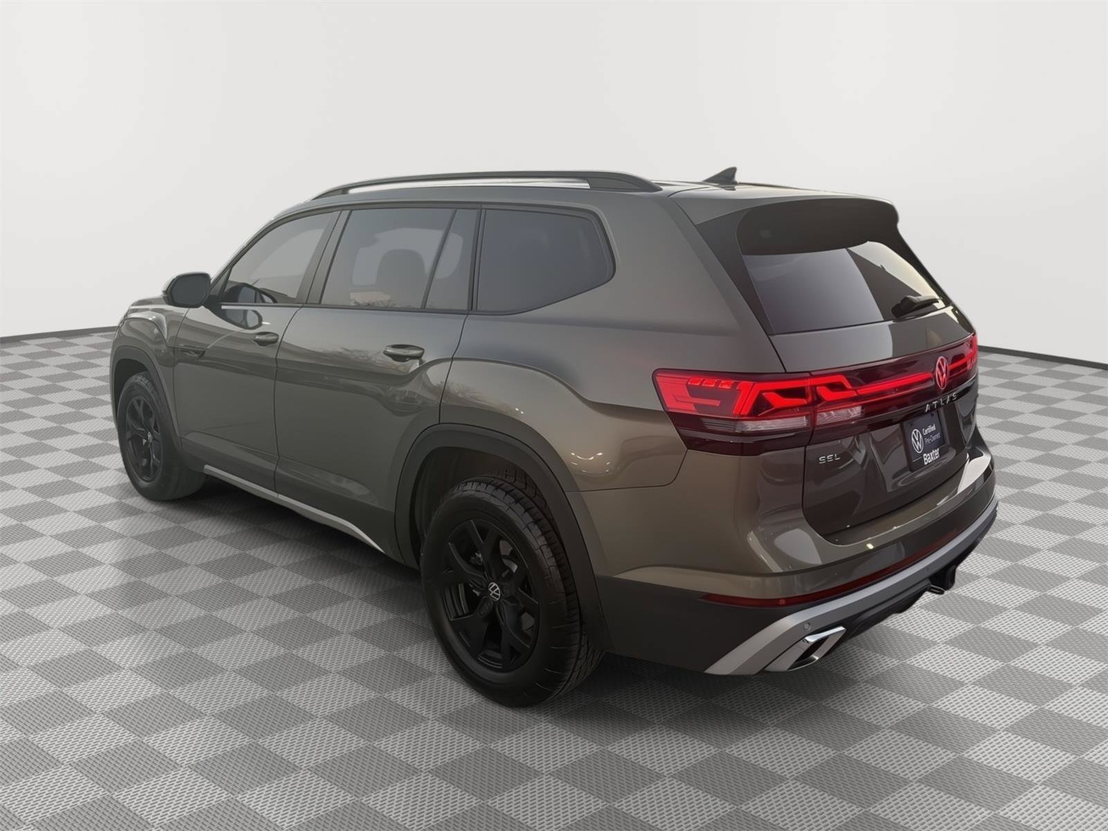 Certified 2024 Volkswagen Atlas Peak Edition SEL AWD/4WD image 4