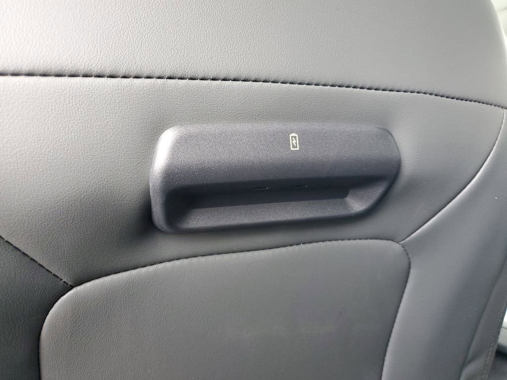 New 2026 Ford Expedition Active image 33