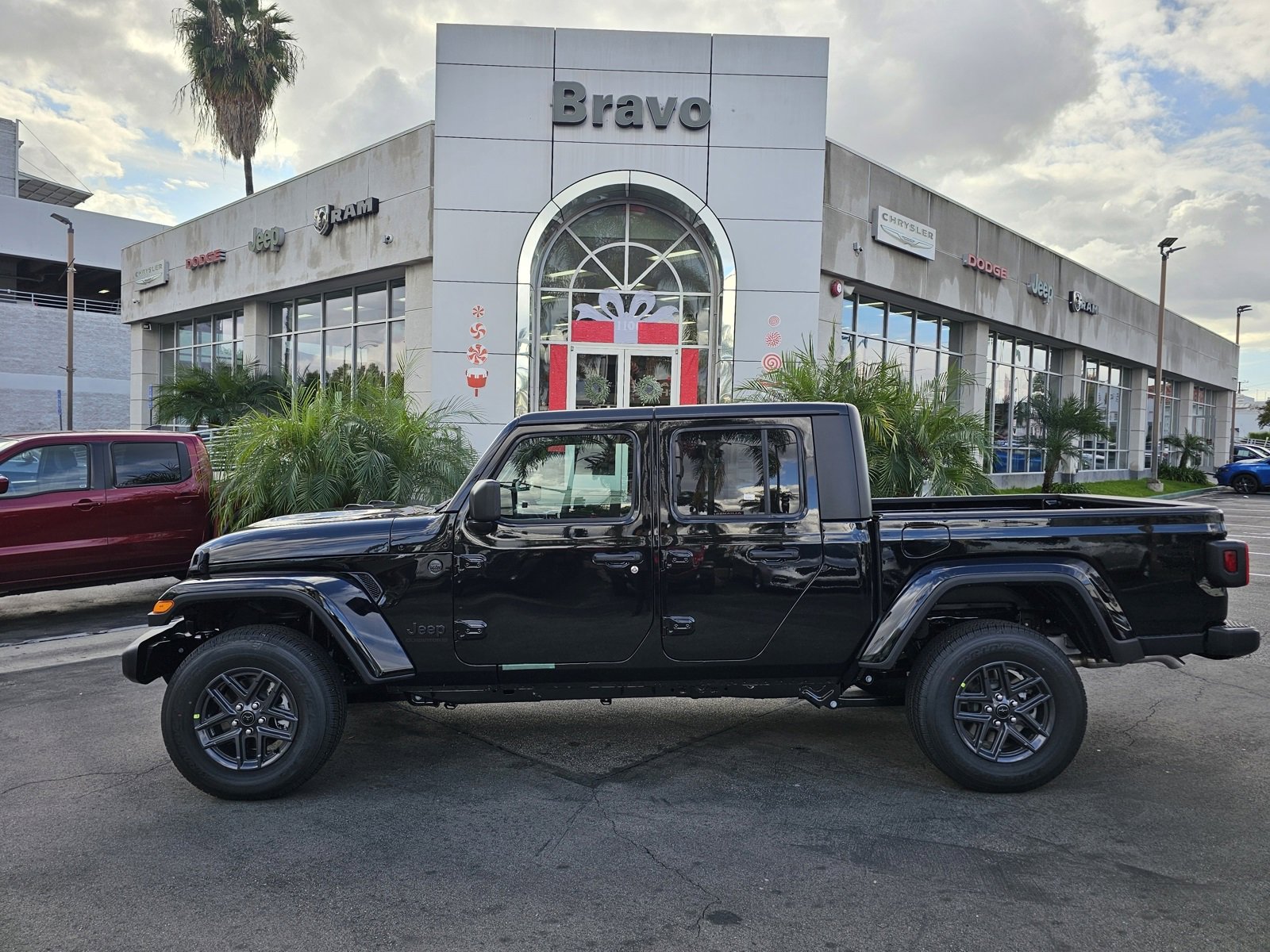 New 2026 Jeep Gladiator Sport image 4