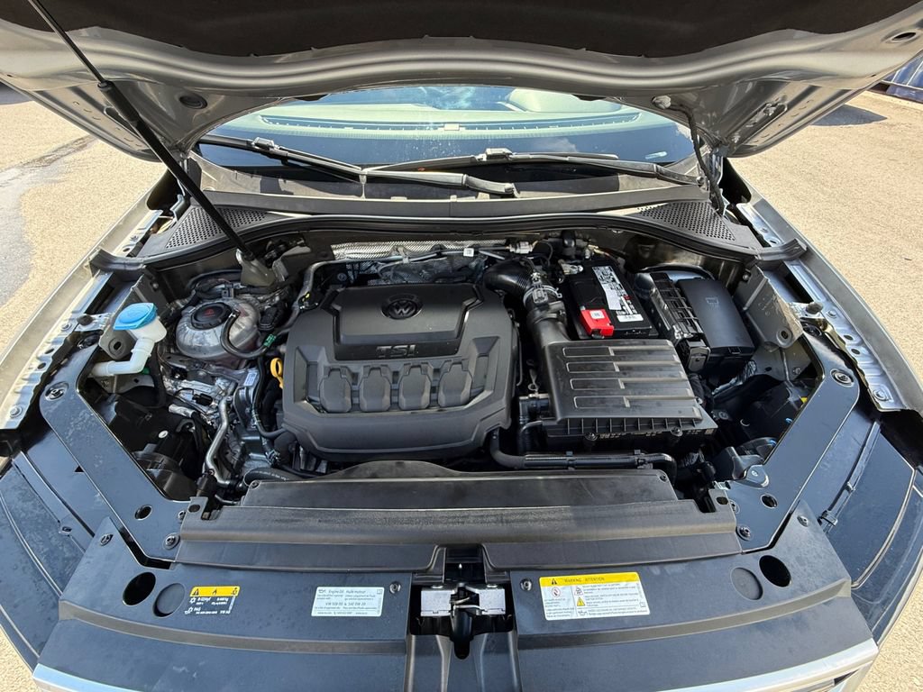 Used 2021 Volkswagen Tiguan SE R-Line FWD image 28