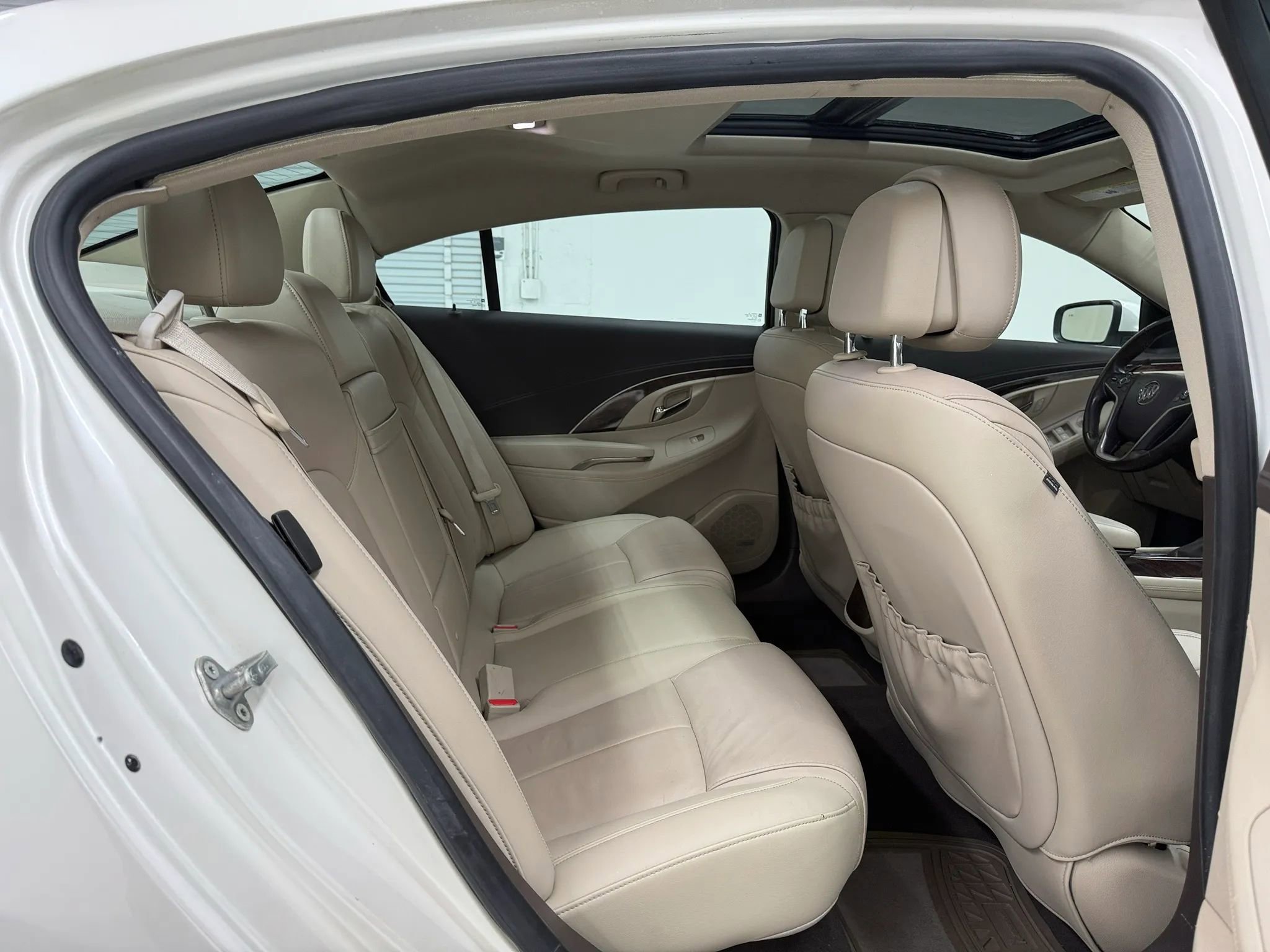 Used 2014 Buick LaCrosse Leather w/ Driver Confidence Package image 10