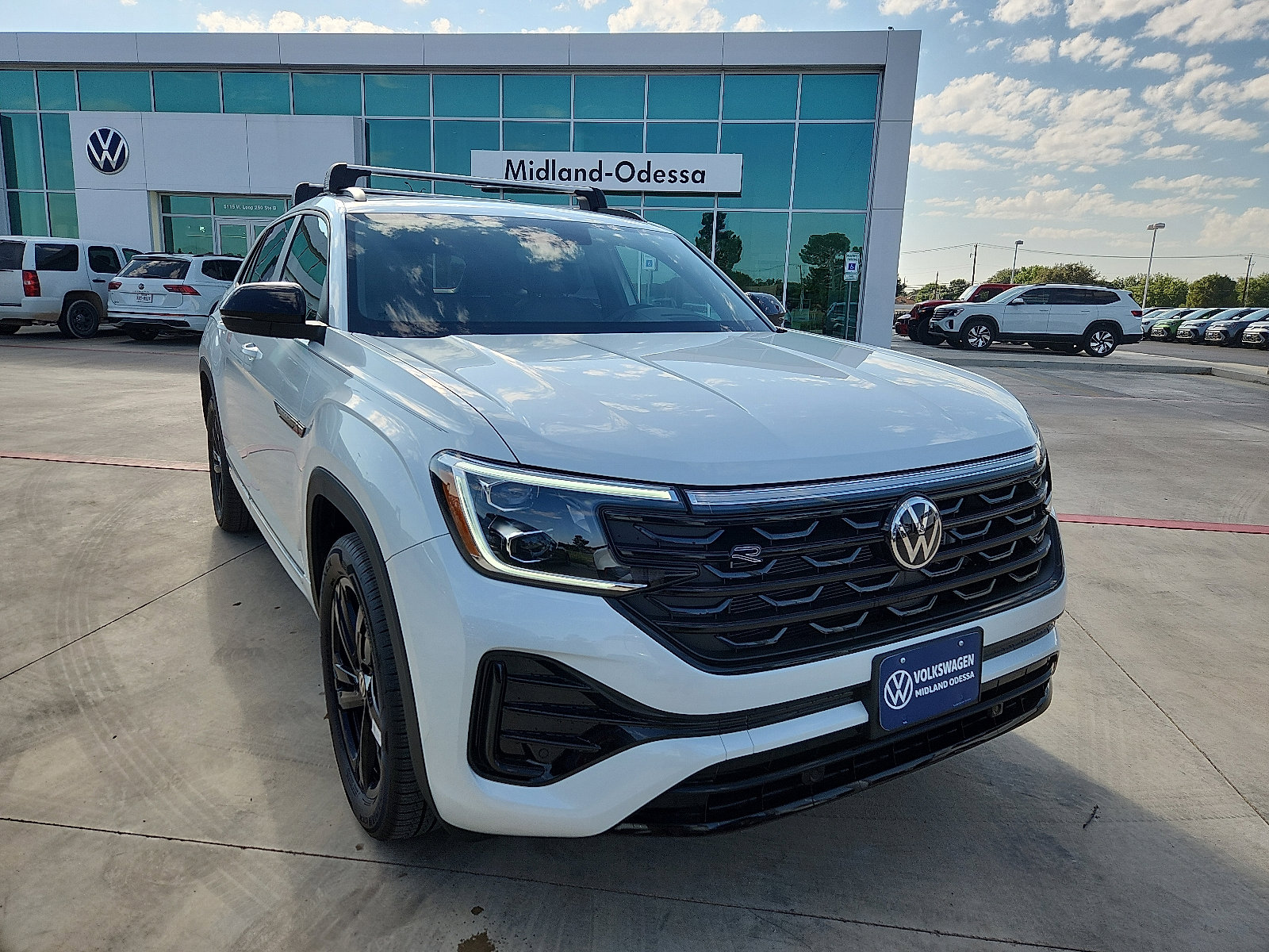 New 2026 Volkswagen Atlas Cross Sport SEL R-Line