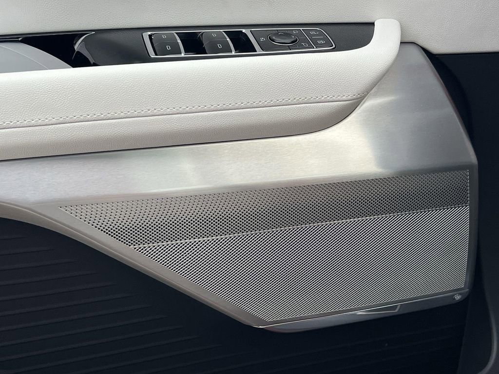 New 2026 Cadillac Vistiq Sport image 24