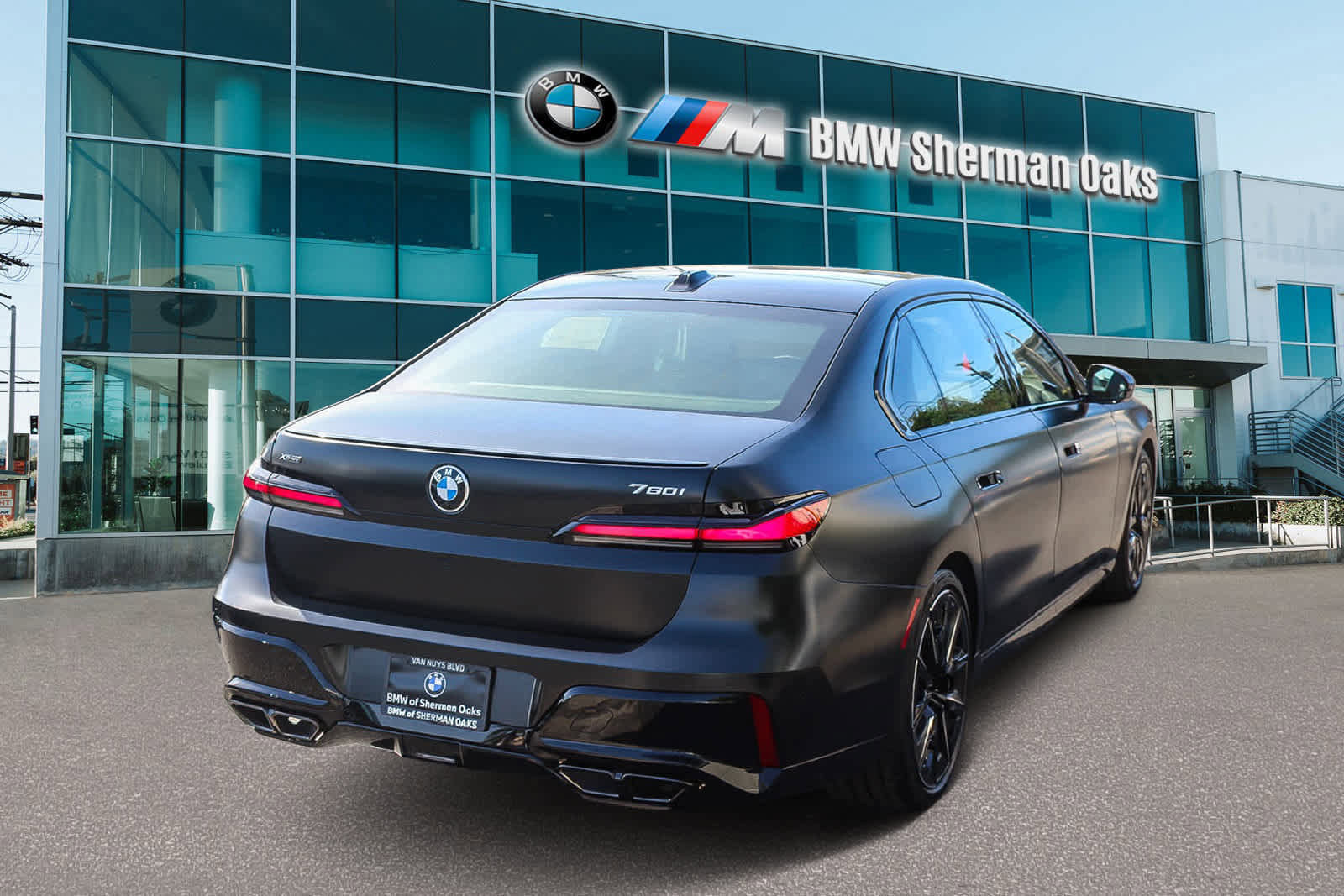 New 2026 BMW 760i xDrive w/ Executive Package image 4