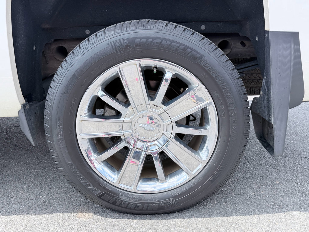 Used 2015 Chevrolet Silverado 1500 High Country w/ High Country Premium Package image 34