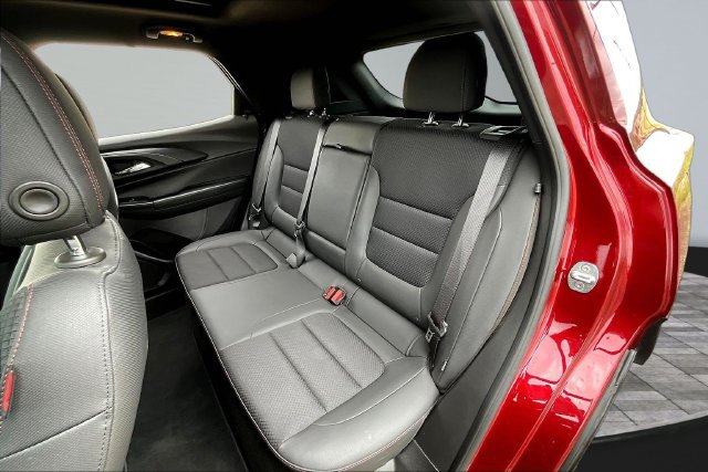 Used 2023 Chevrolet TrailBlazer RS w/ Sun and Liftgate Package FWD image 22