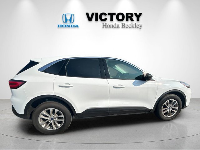 Used 2022 Ford Escape SE w/ Cold Weather Package AWD/4WD image 6