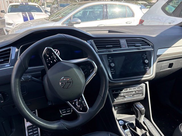 Certified 2023 Volkswagen Tiguan SE R-Line FWD image 6