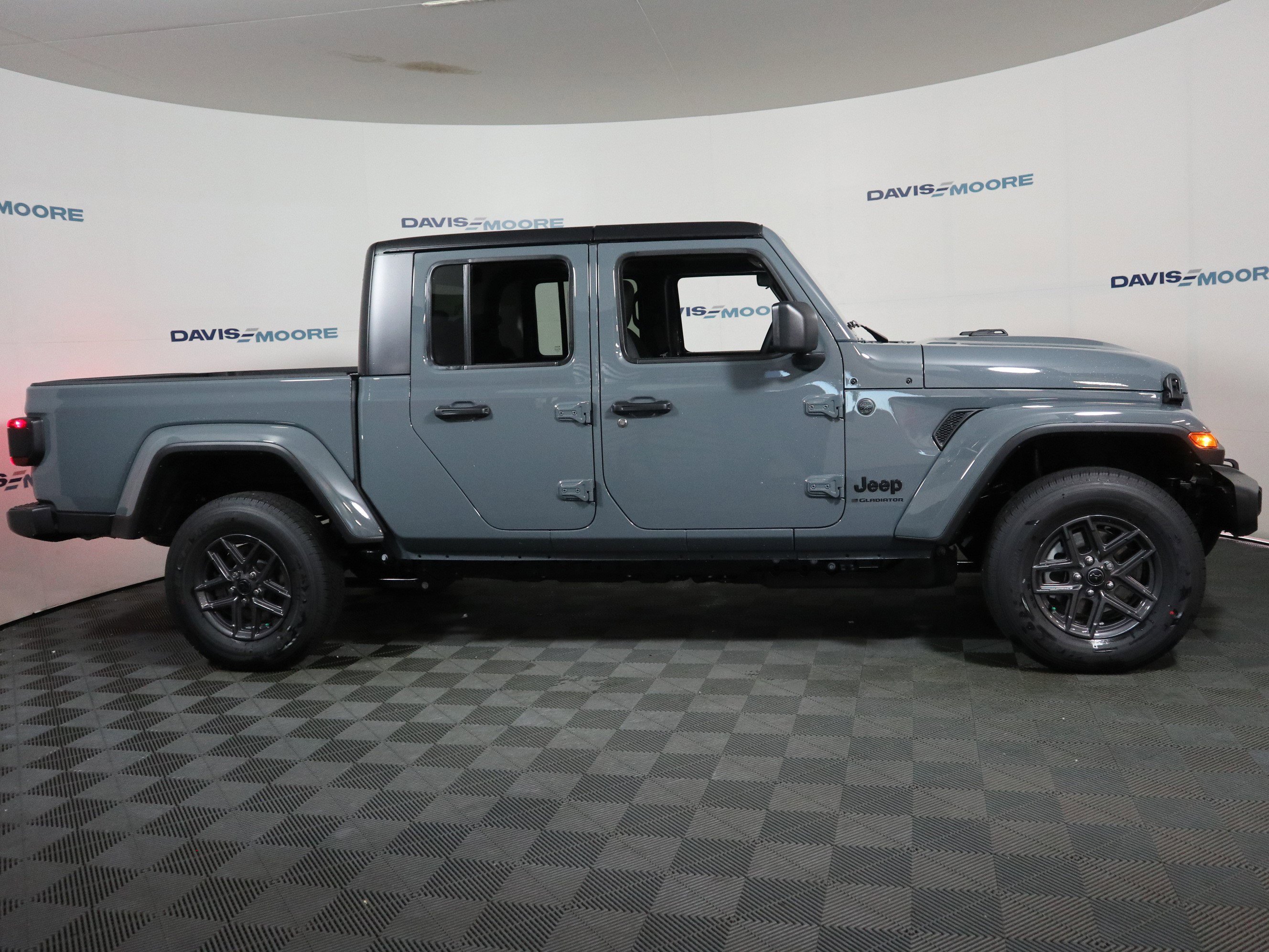 New 2026 Jeep Gladiator Sport AWD/4WD image 4