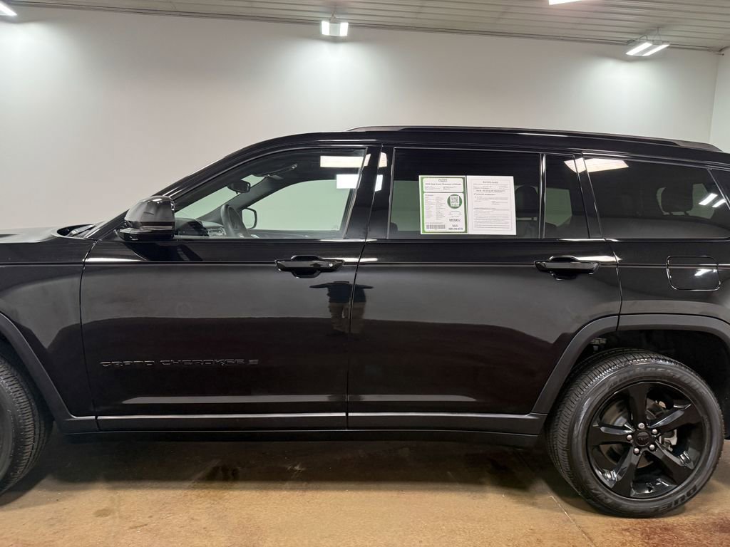 Used 2023 Jeep Grand Cherokee L Laredo AWD/4WD image 38