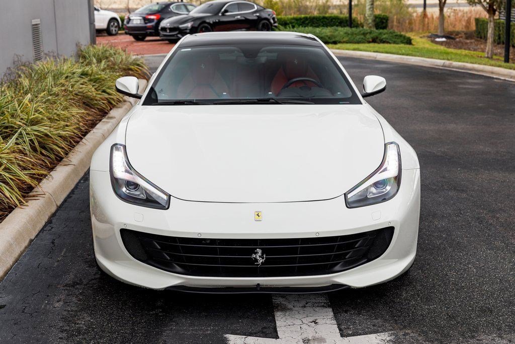 Used 2019 Ferrari GTC4Lusso image 8
