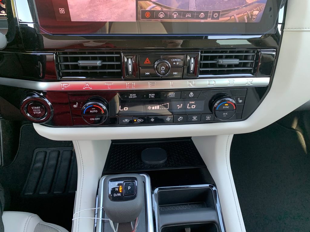 New 2026 Nissan Pathfinder SL image 18