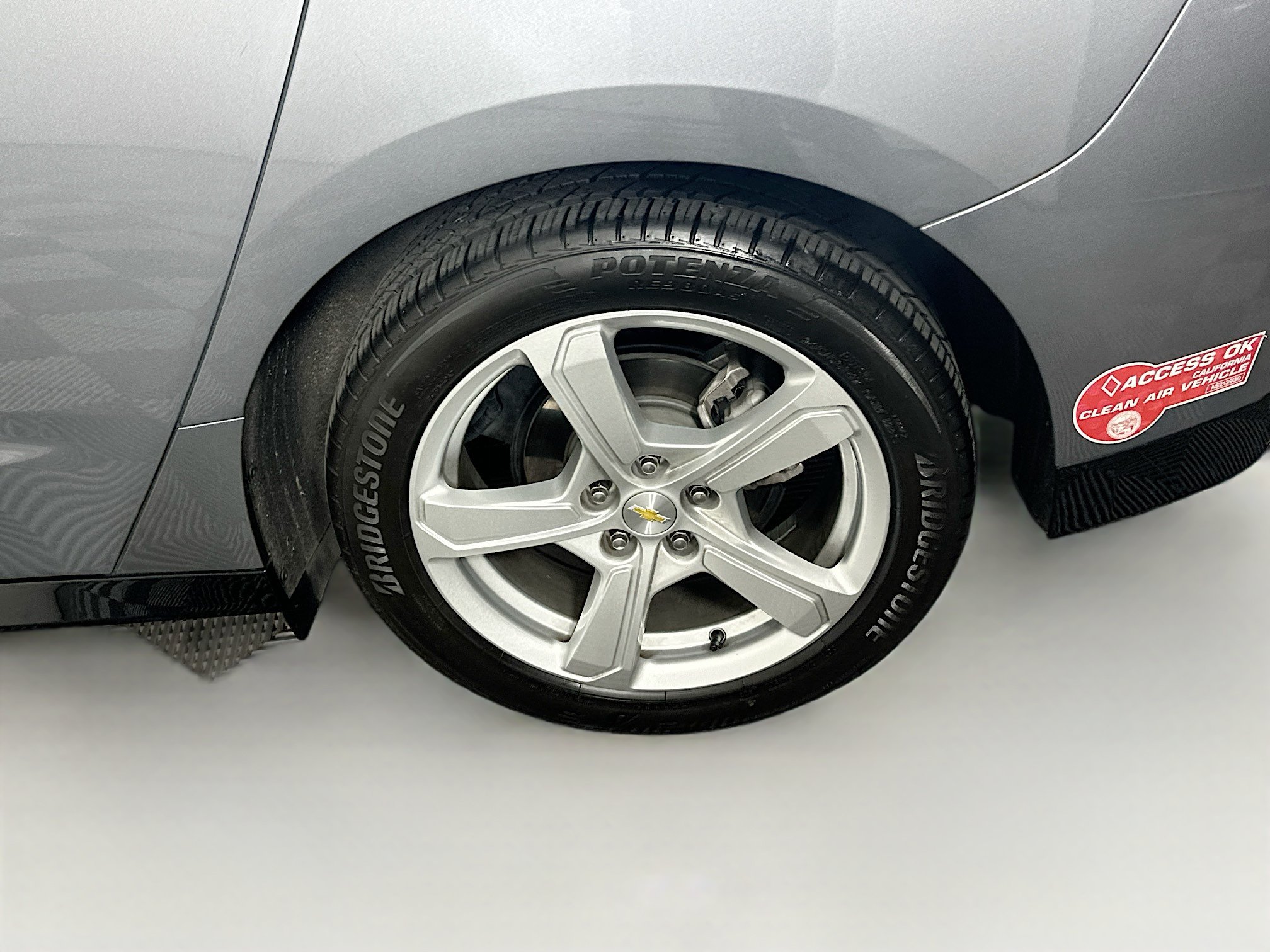 Used 2018 Chevrolet Volt LT w/ Comfort Package FWD image 11