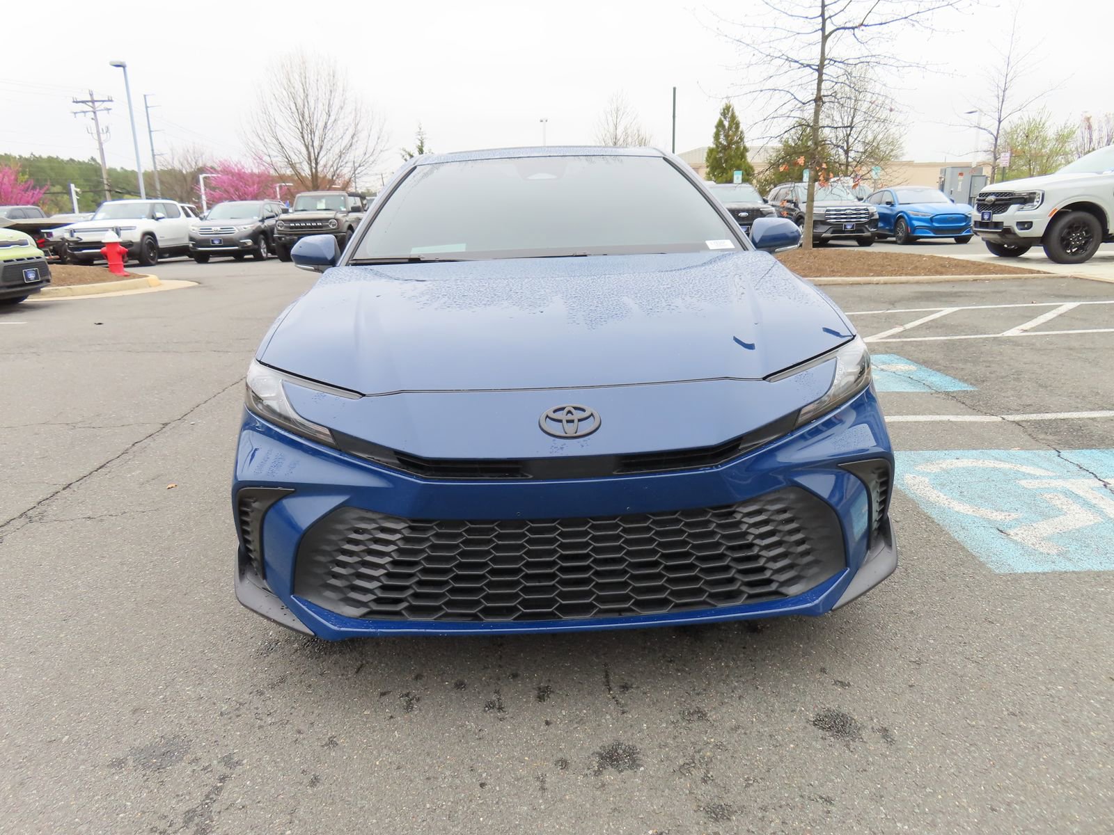 Used 2025 Toyota Camry SE w/ Multimedia Upgrade Package image 2