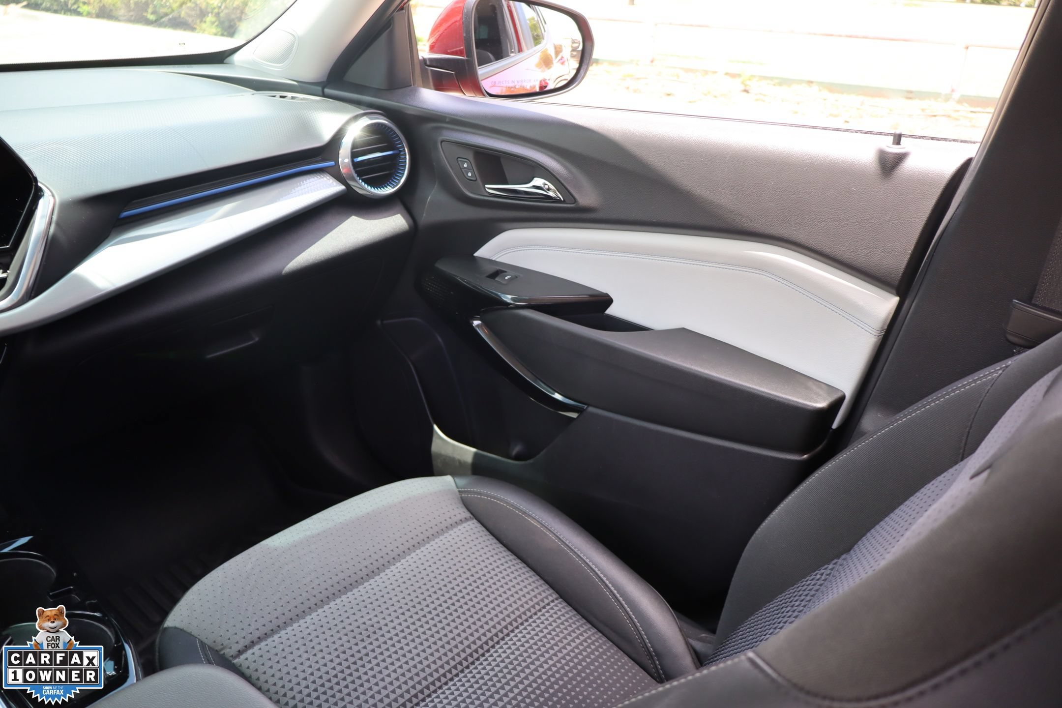 Used 2024 Chevrolet Trax LT w/ LT Convenience Package FWD image 23
