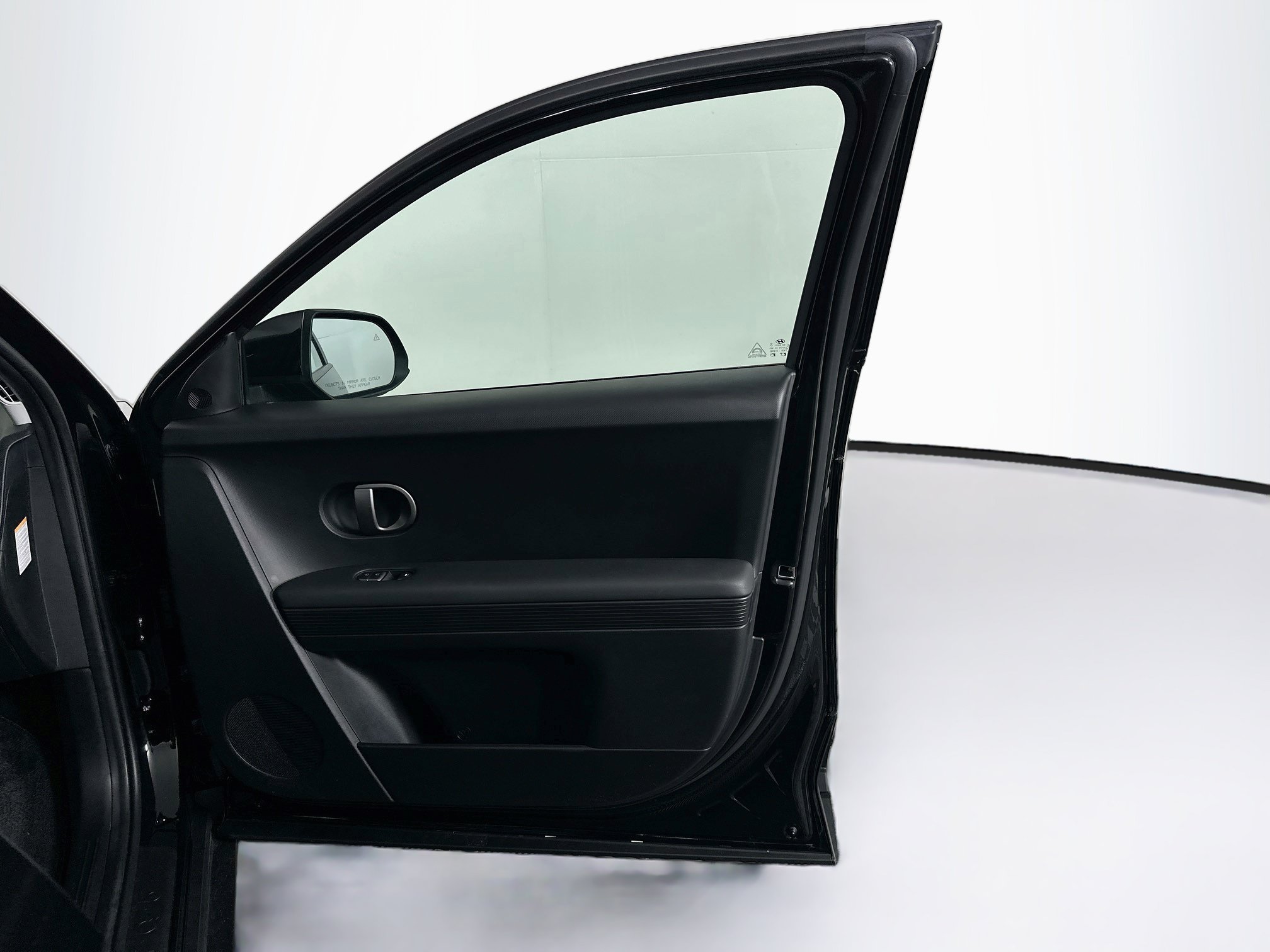 Used 2025 Hyundai Ioniq 5 SE RWD image 29