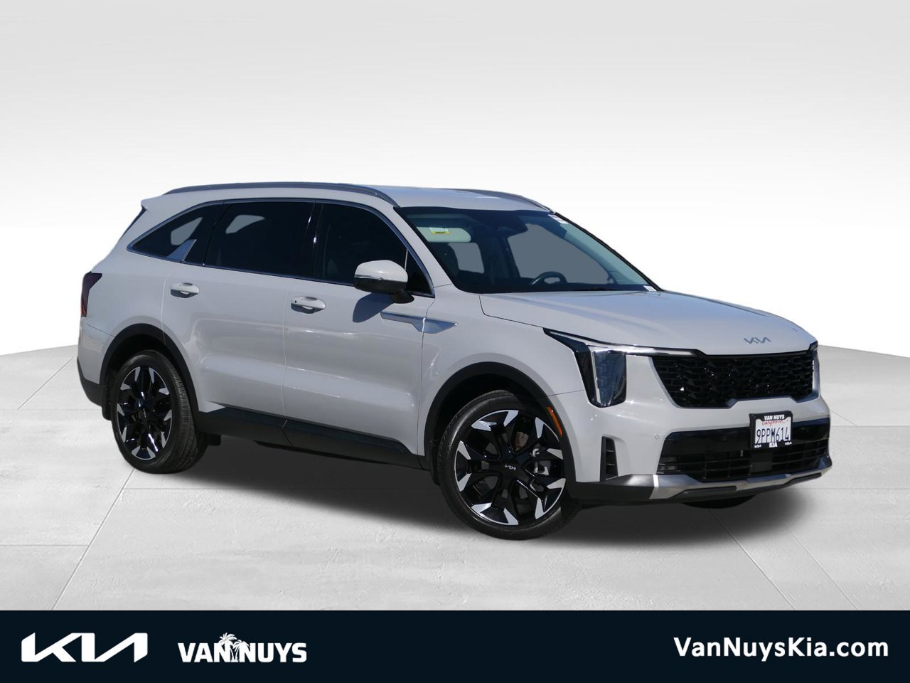 Certified 2025 Kia Sorento EX FWD image 1
