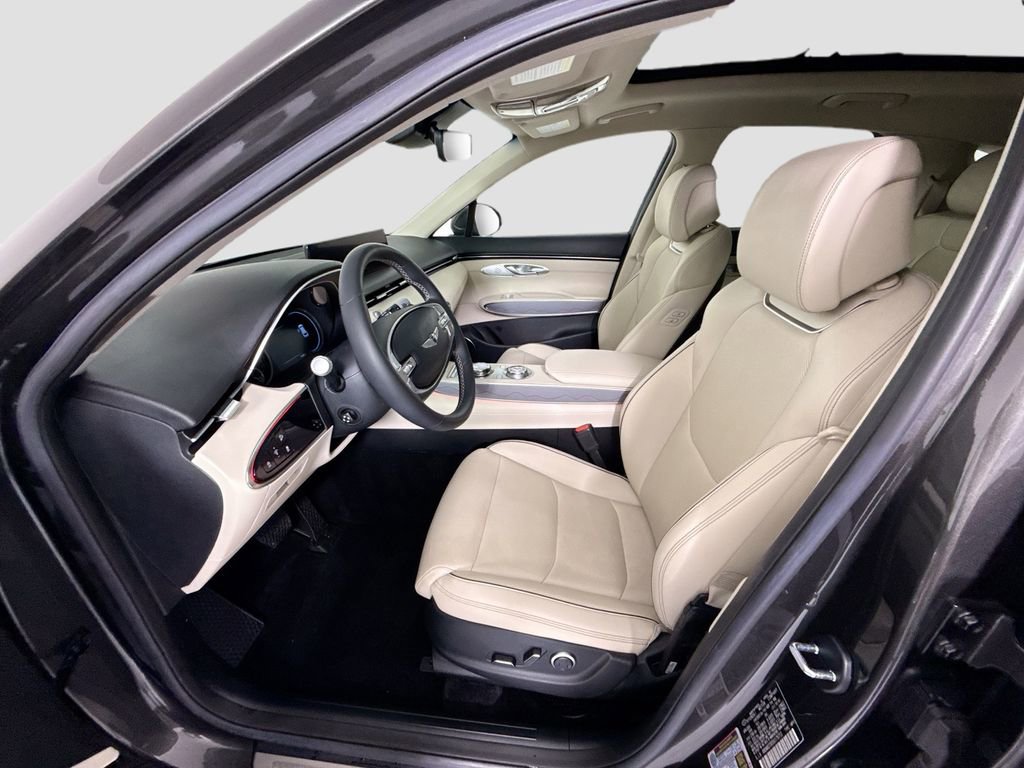 Used 2025 Genesis GV70 2.5T w/ Advanced Package AWD/4WD image 20