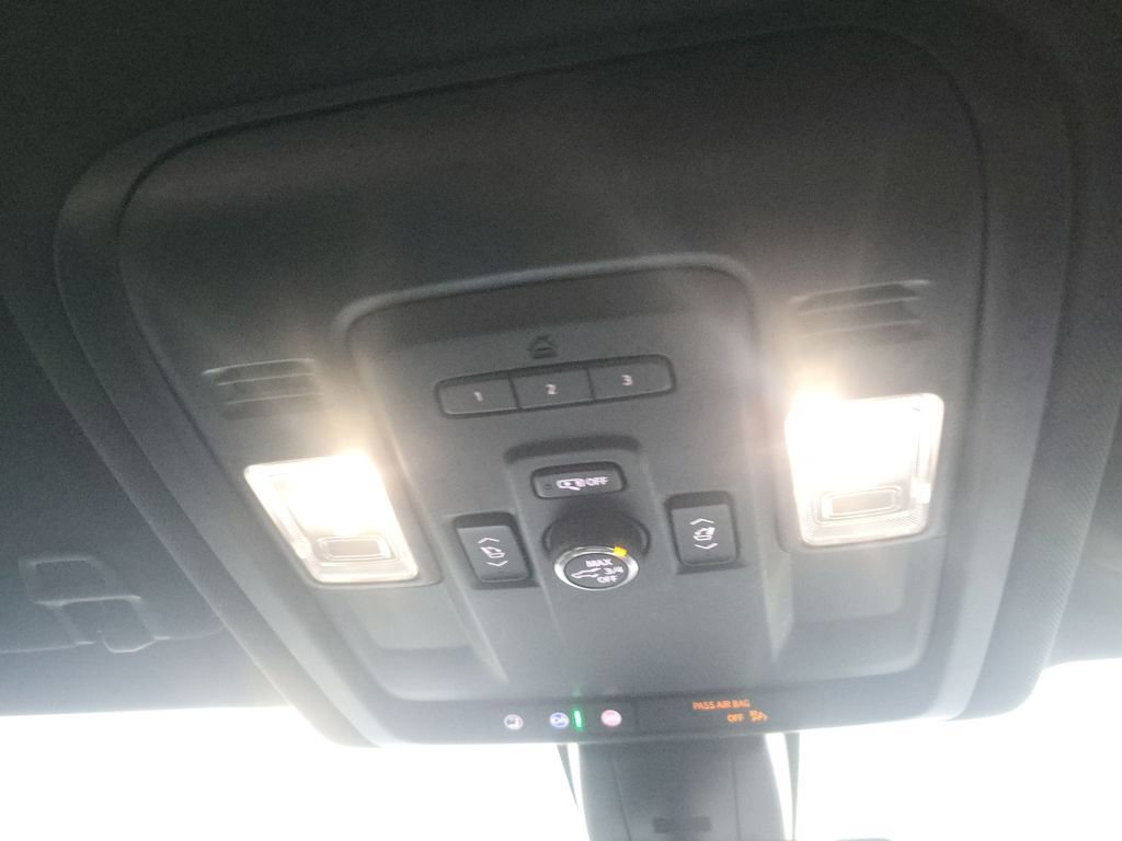 Used 2022 Chevrolet Tahoe Z71 image 18