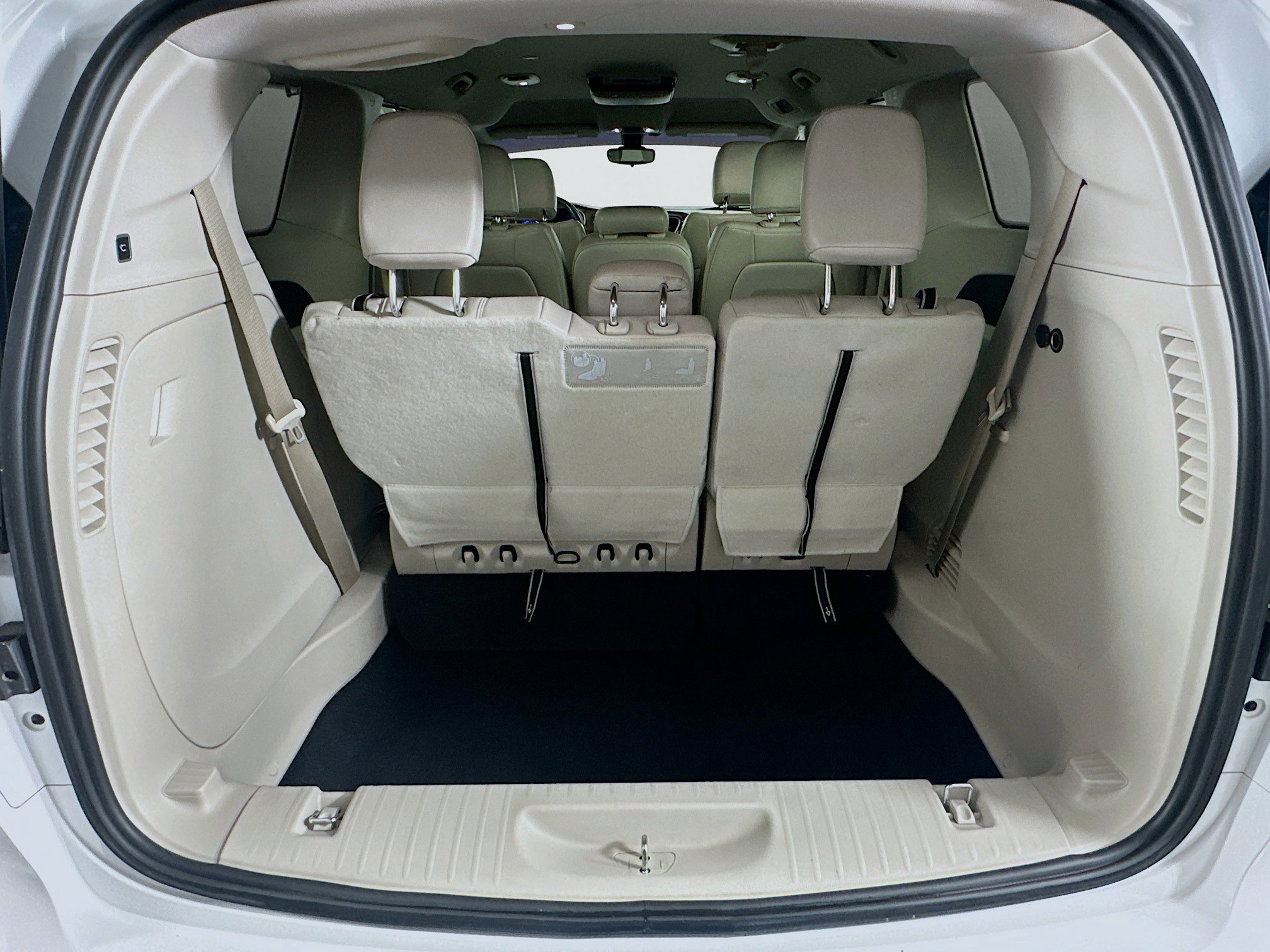 Used 2017 Chrysler Pacifica Touring-L image 30