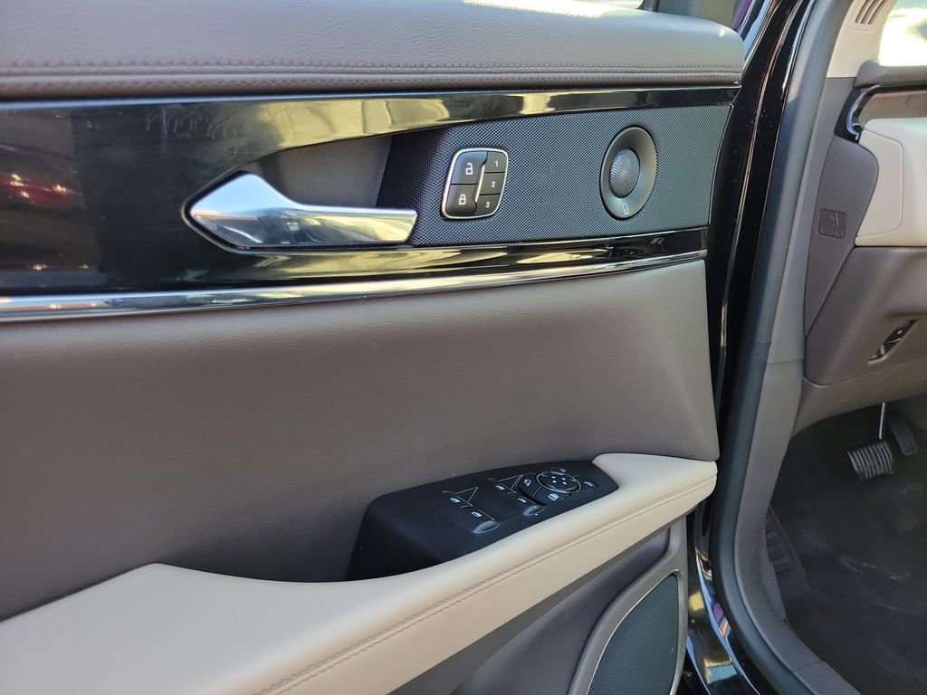 Certified 2023 Lincoln Nautilus Reserve w/ Equipment Group 201A image 19