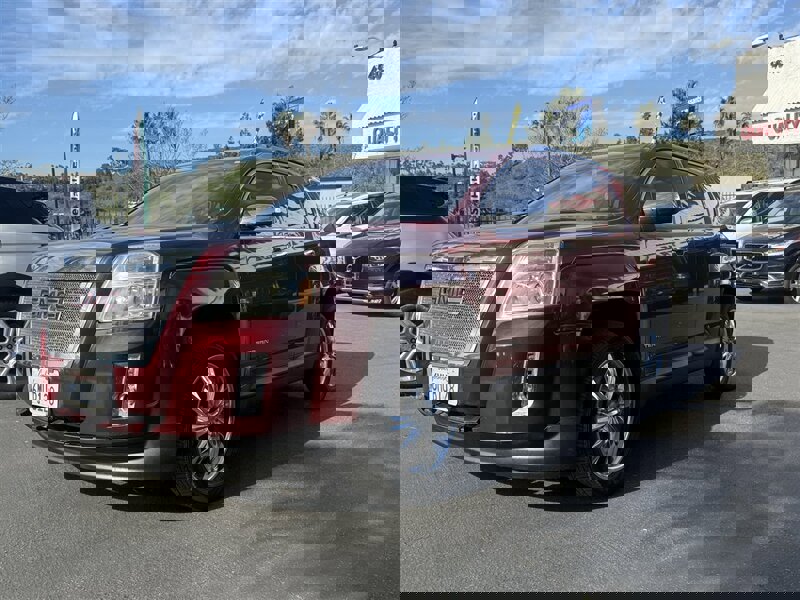 Used 2011 GMC Terrain SLT w/ Cargo Package image 3