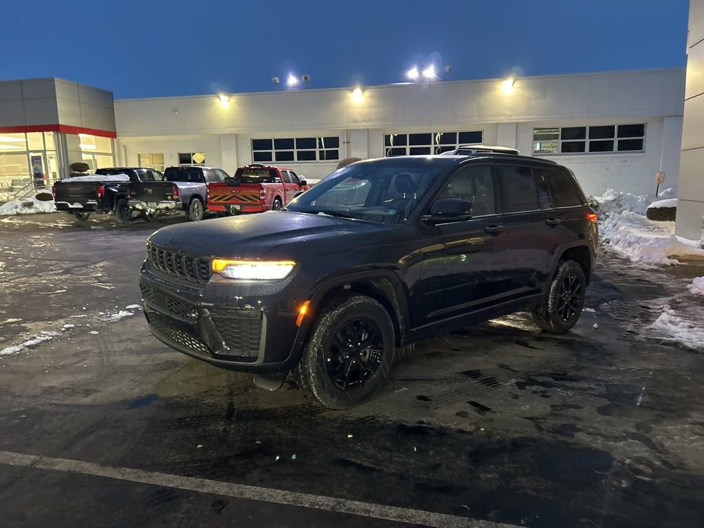 New 2026 Jeep Grand Cherokee Altitude image 7